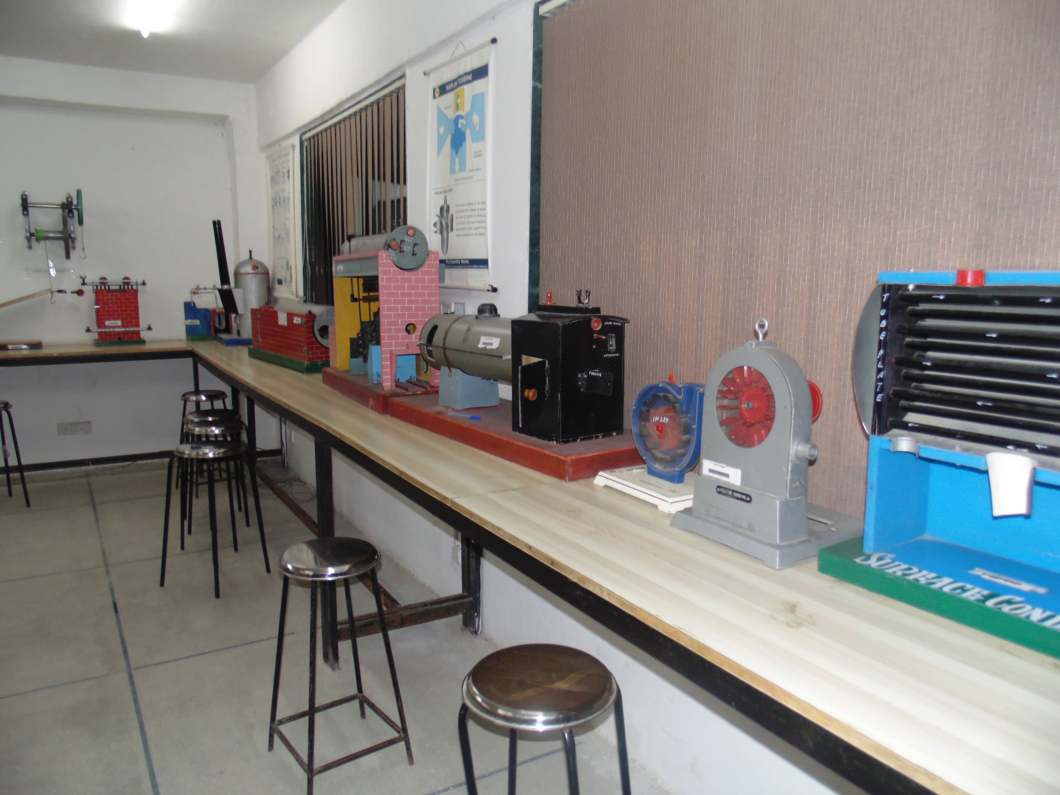 Rai School of Management Studies Ahmedabad Laboratory photo 8